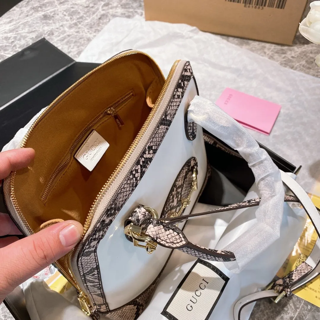 Designer Bags by Gucci 047