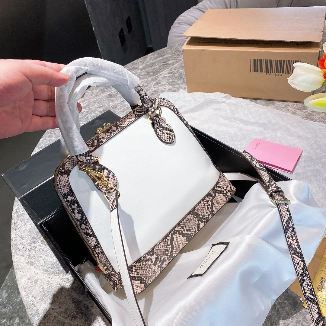 Designer Bags by Gucci 047