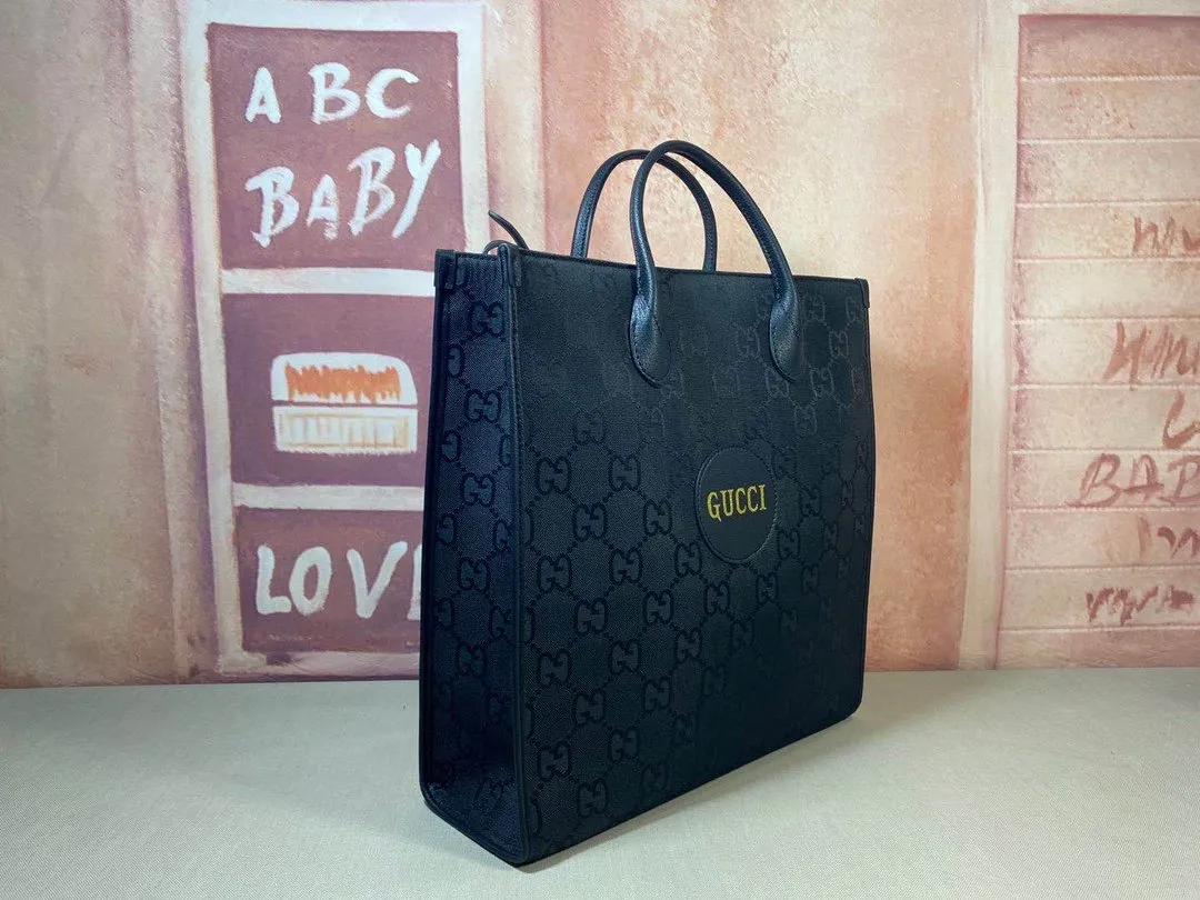 Designer Bags by Gucci 080