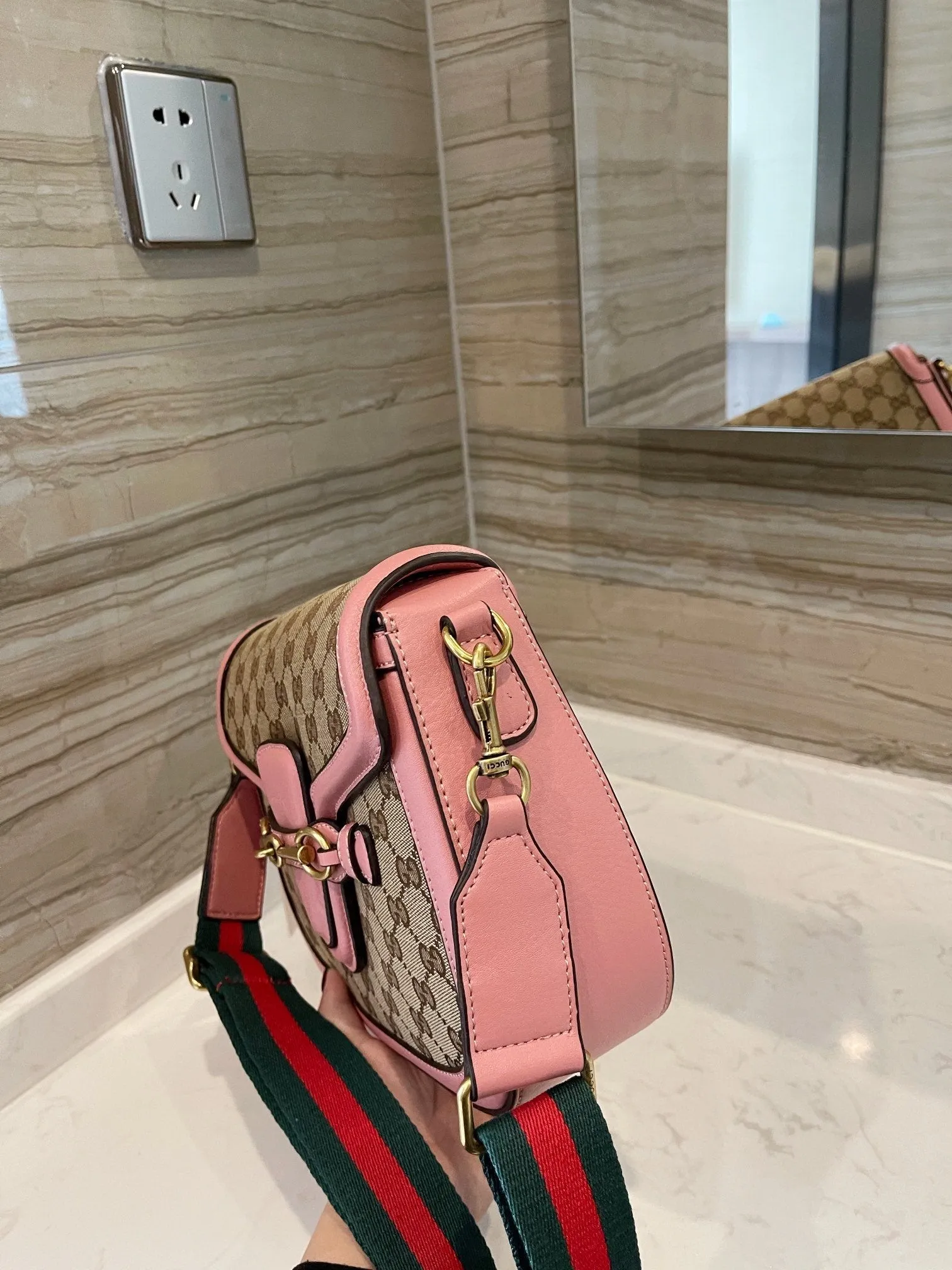 Designer Bags by Gucci 191