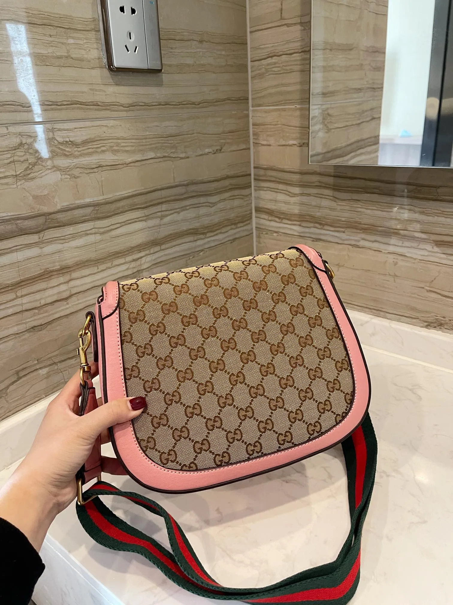 Designer Bags by Gucci 191