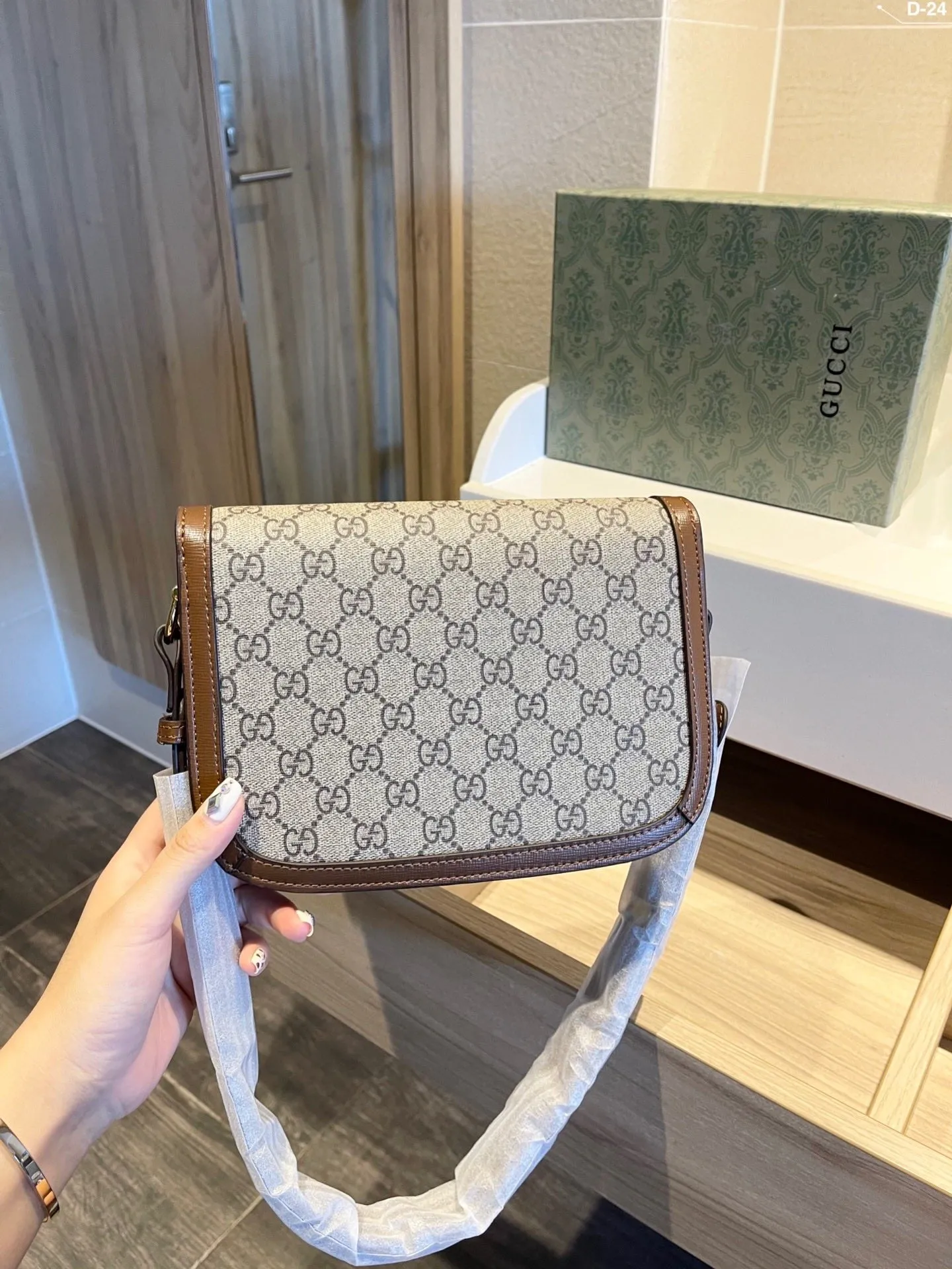 Designer Bags by Gucci 342