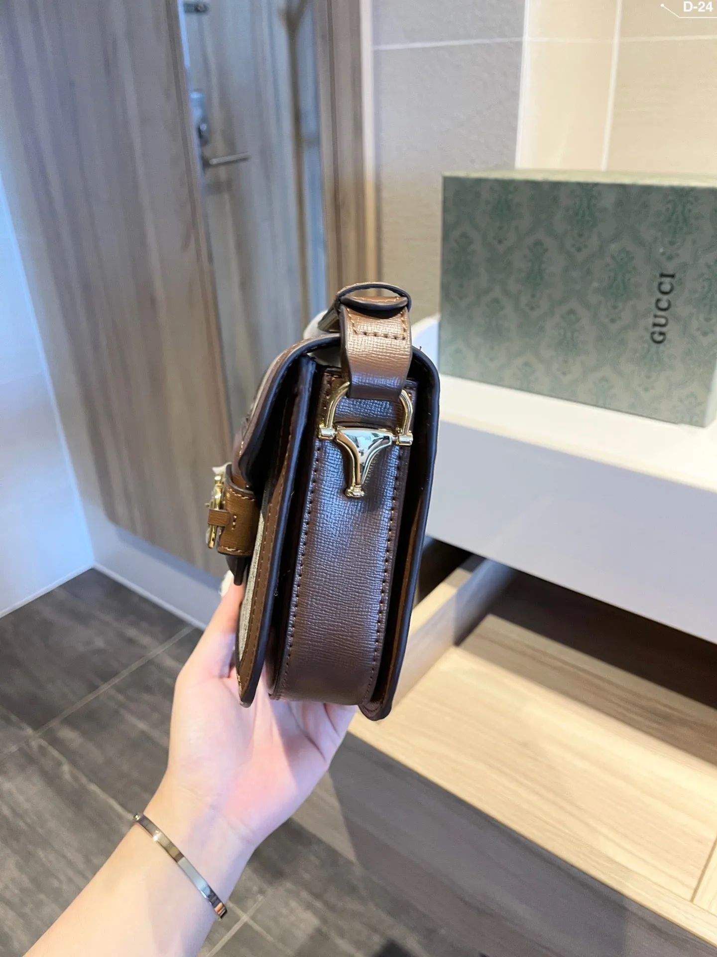 Designer Bags by Gucci 342