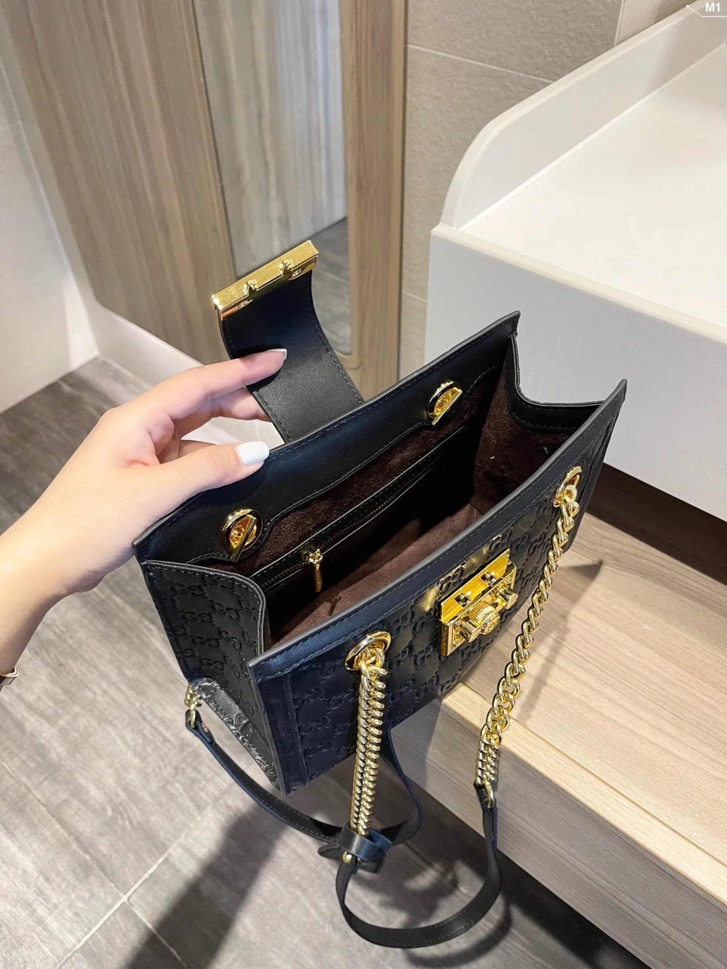 Designer Bags by Gucci 355