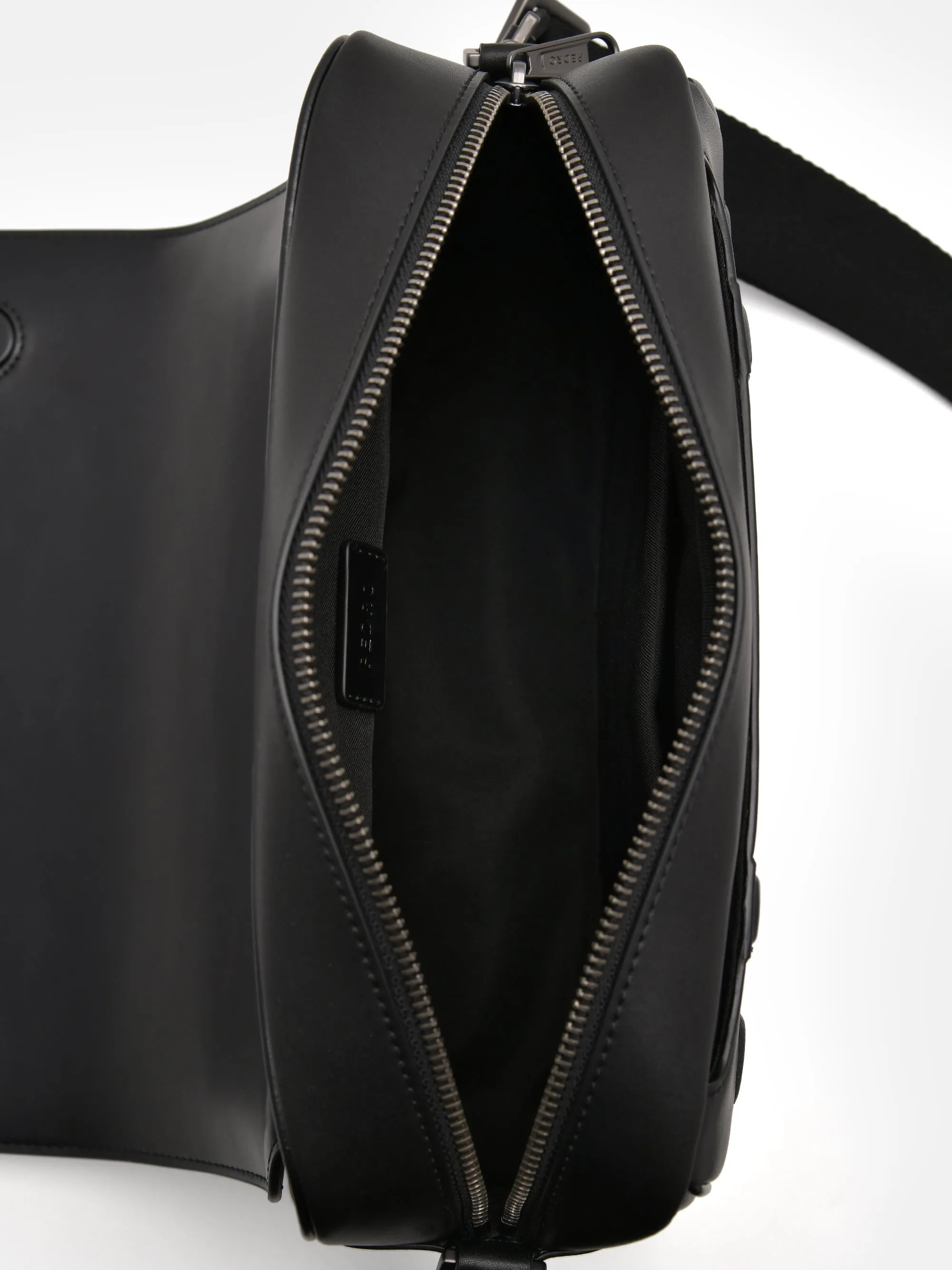 Duncan Messenger Bag