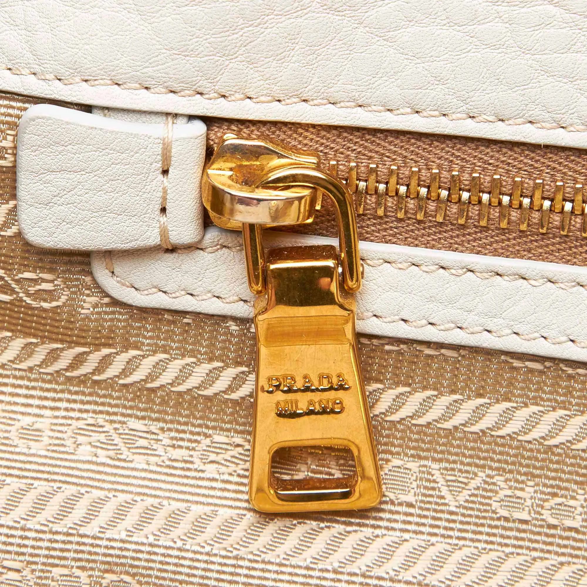 PRADA VITELLO DAINO GRAINED LEATHER SHOULDER BAG